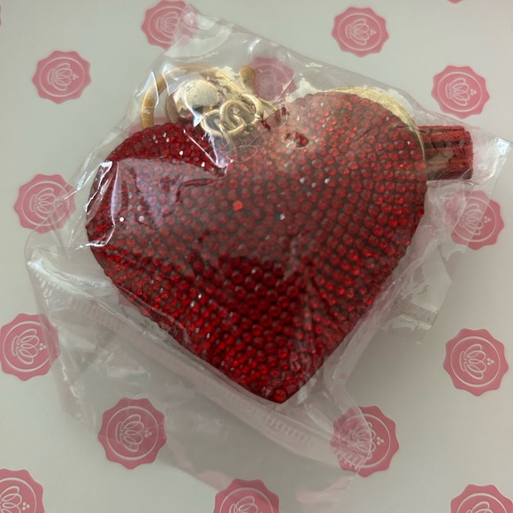 Red sequin heart charm keychain New - Picture 2 of 3